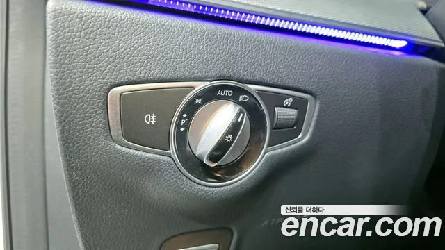 Mercedes-Benz E-Class 2017 — фото 18