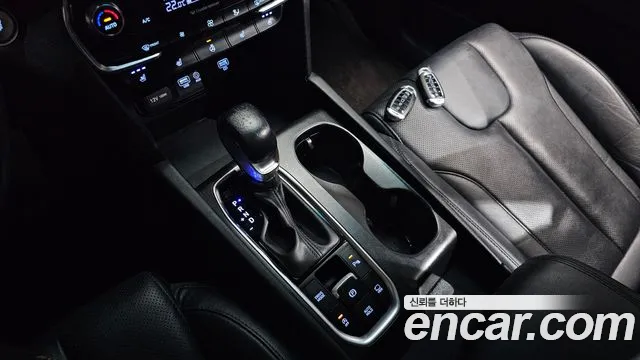Hyundai Santafe 2020 — фото 11