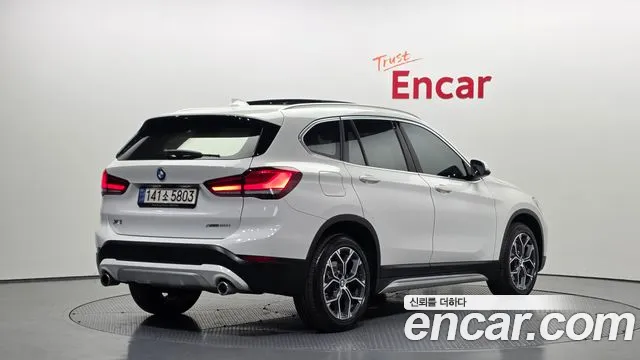 BMW X1 2022 — фото 2