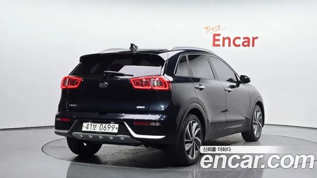 Kia Niro 2017 — фото 1