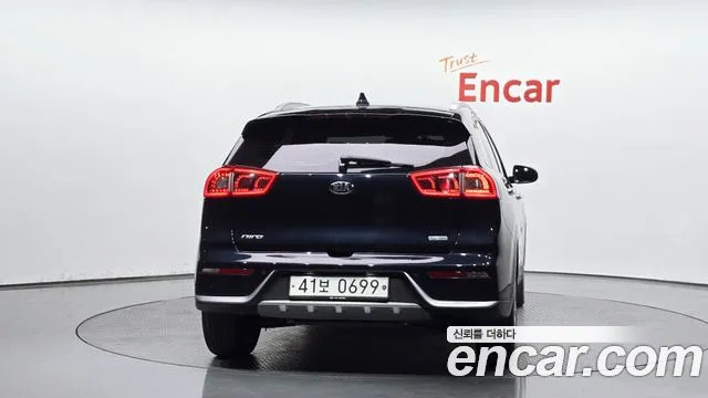 Kia Niro 2017 — фото 3