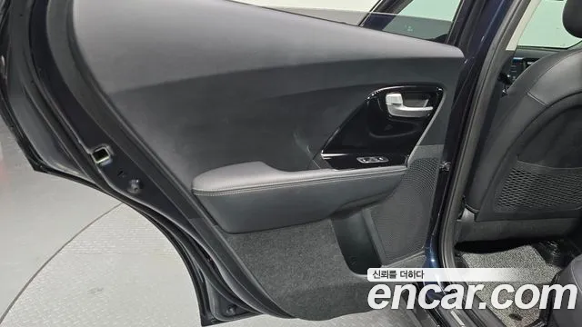 Kia Niro 2017 — фото 14