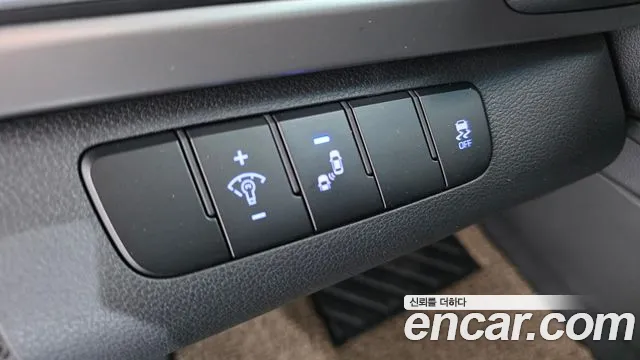 Hyundai AVANTE 2018 — фото 13