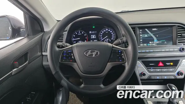 Hyundai AVANTE 2018 — фото 14