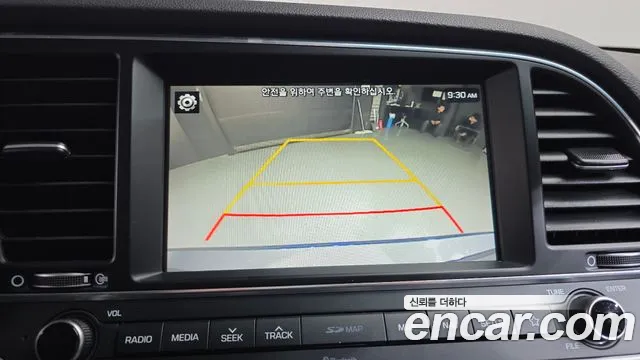 Hyundai AVANTE 2018 — фото 17