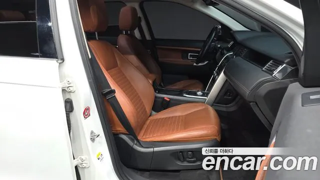 Land Rover Discovery Sport 2016 — фото 11
