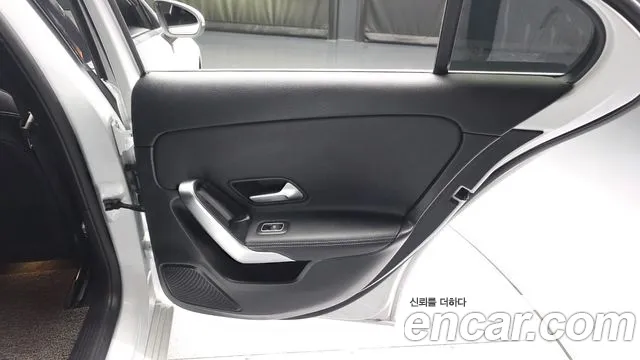 Mercedes-Benz A-Class 2021 — фото 15