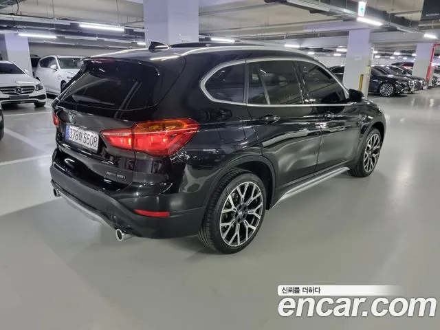 BMW X1 2022 — фото 3