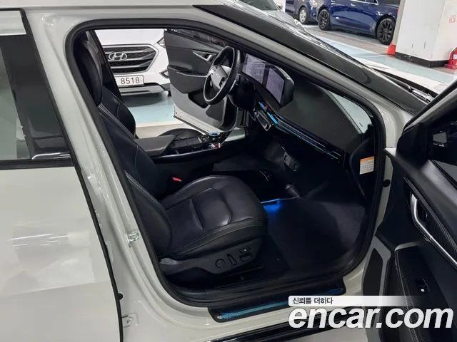 Kia EV6 2022 — фото 17