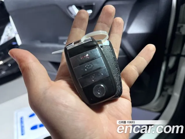 Kia Stonic 2018 — фото 17