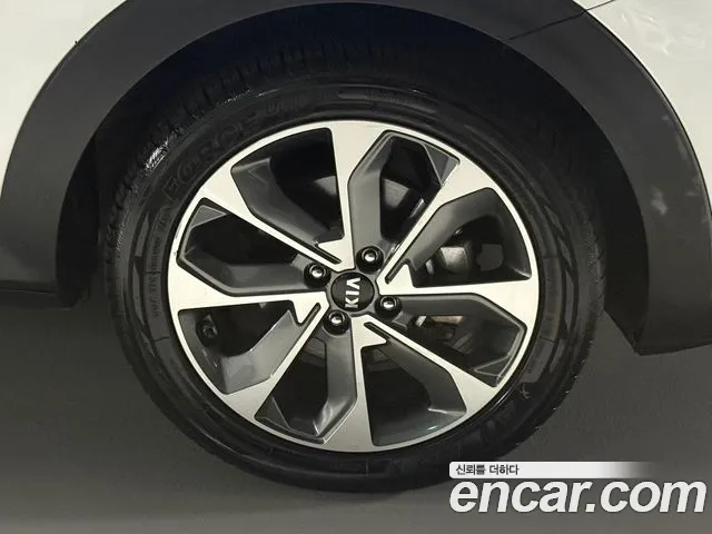 Kia Stonic 2018 — фото 20