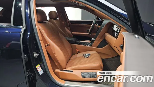 Bentley Flying Spur 2018 — фото 13