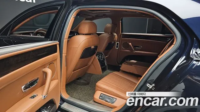 Bentley Flying Spur 2018 — фото 18