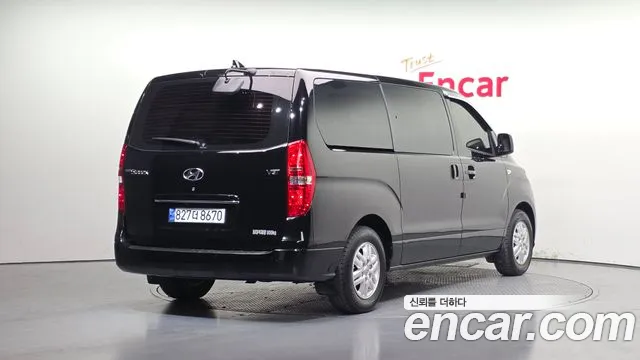 Hyundai Starex 2021 — фото 2