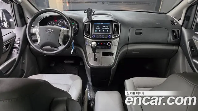 Hyundai Starex 2021 — фото 7