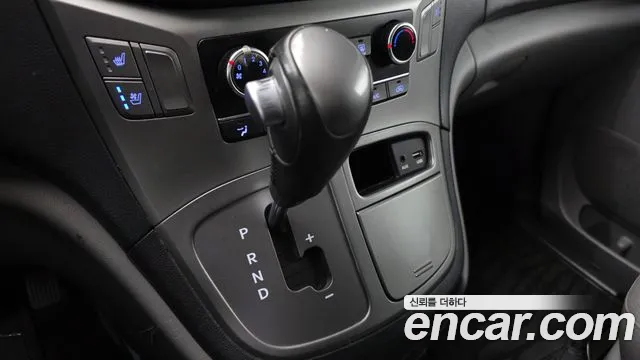 Hyundai Starex 2021 — фото 9