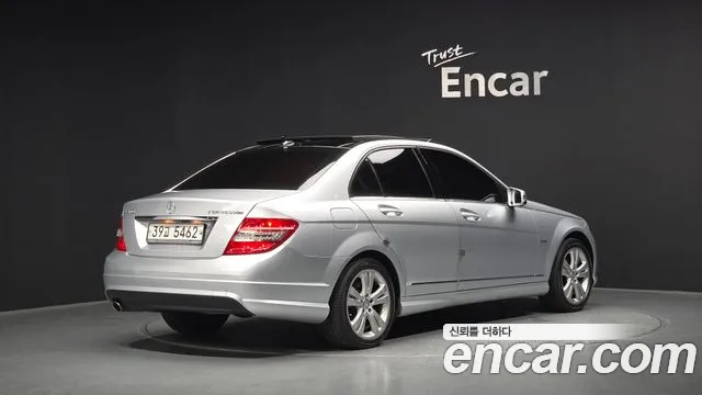 Mercedes-Benz C-Class 2010 — фото 2