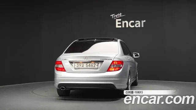 Mercedes-Benz C-Class 2010 — фото 4