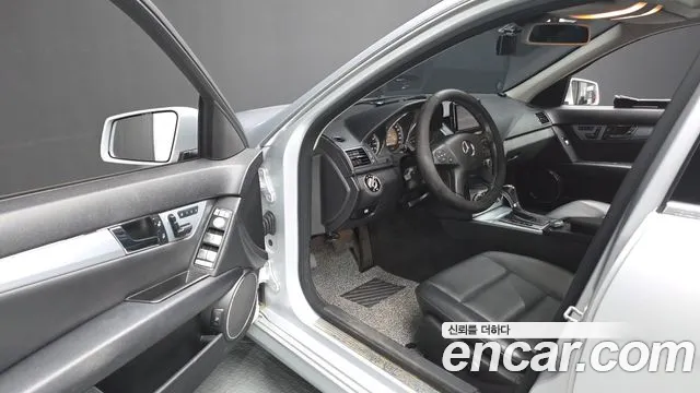 Mercedes-Benz C-Class 2010 — фото 10