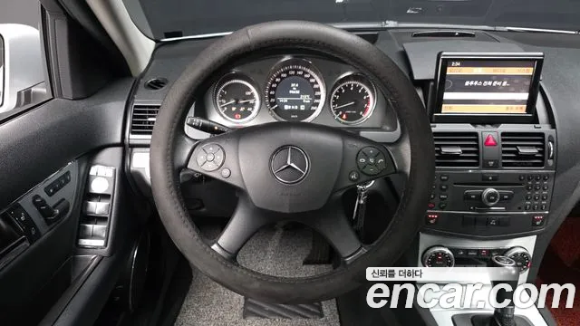 Mercedes-Benz C-Class 2010 — фото 14