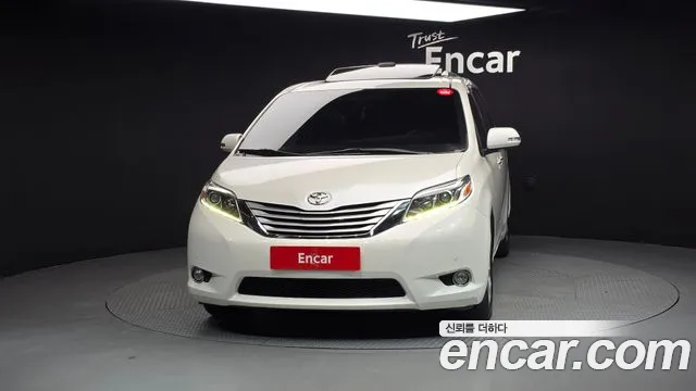 Toyota Sienna 2015 — фото 3