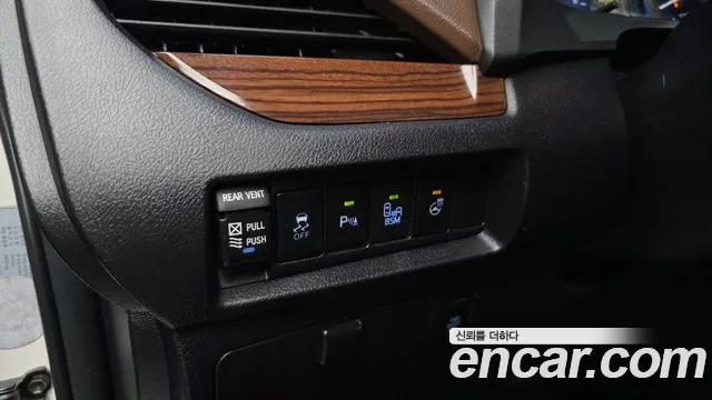 Toyota Sienna 2015 — фото 18