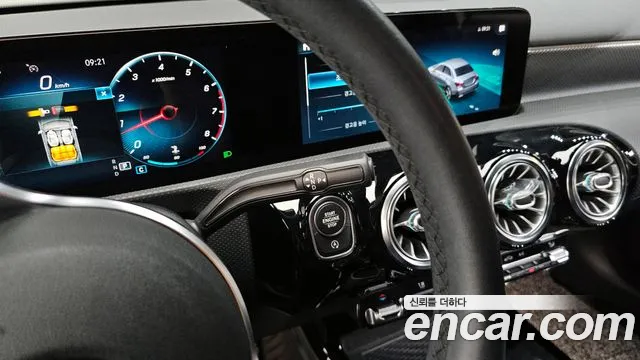 Mercedes-Benz A-Class 2021 — фото 12