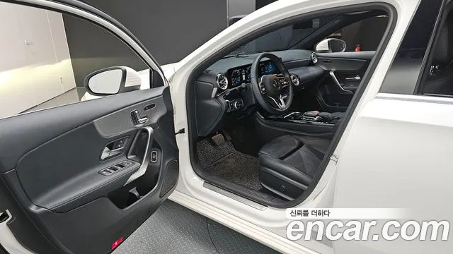 Mercedes-Benz A-Class 2021 — фото 13