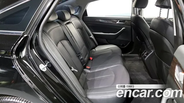 Hyundai Sonata 2019 — фото 18