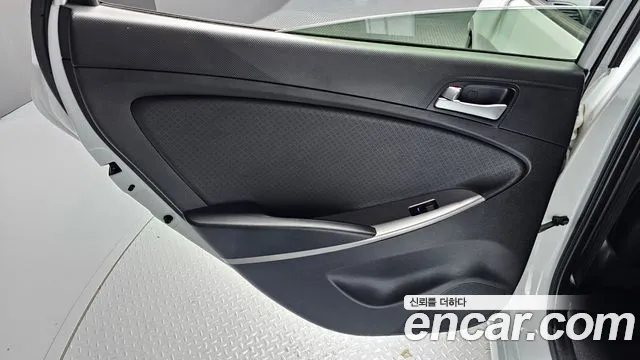 Hyundai Accent 2016 — фото 15