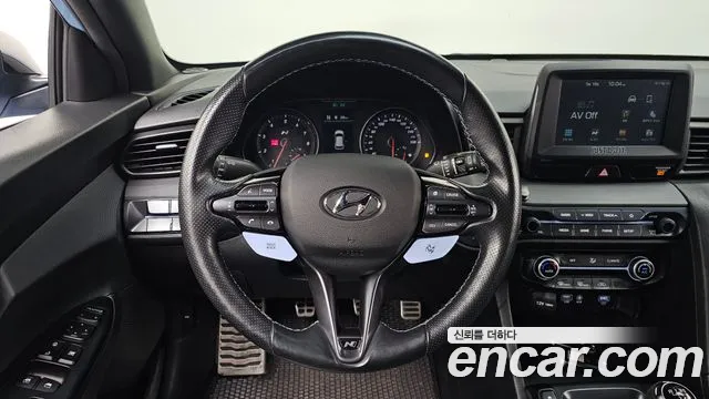 Hyundai Veloster 2019 — фото 18