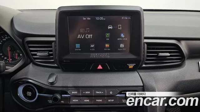 Hyundai Veloster 2019 — фото 20
