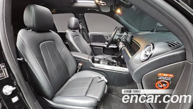 Mercedes-Benz GLB-Class 2021 — фото 13