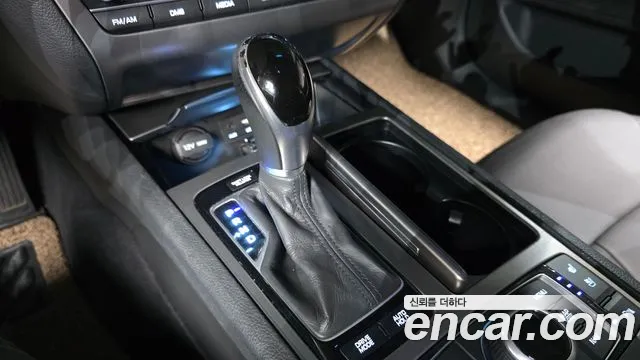 Hyundai Genesis 2015 — фото 9
