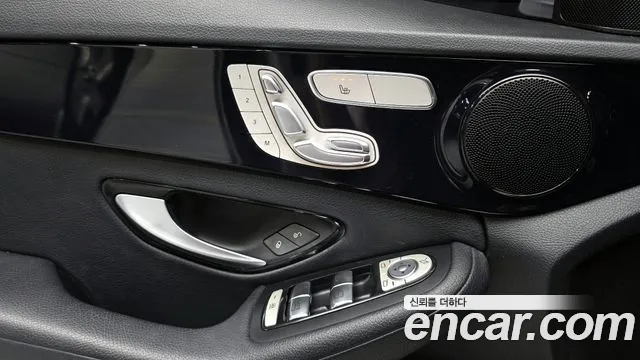 Mercedes-Benz C-Class 2018 — фото 17