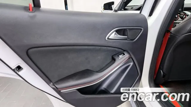 Mercedes-Benz GLA-Class 2019 — фото 15