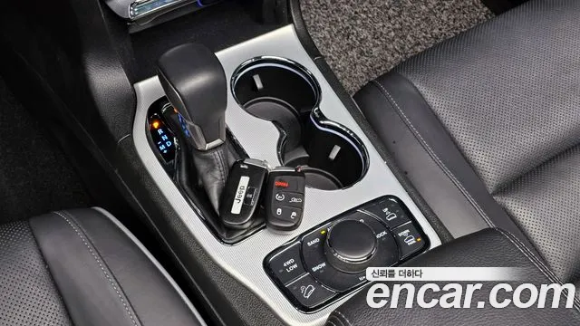 Jeep Cherokee 2021 — фото 12
