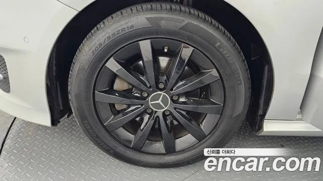 Mercedes-Benz B-Class 2016 — фото 5