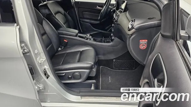 Mercedes-Benz B-Class 2016 — фото 12