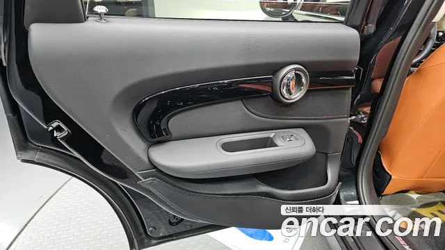Mini Clubman 2024 — фото 15