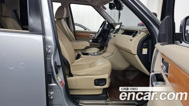 Land Rover Discovery 2012 — фото 11