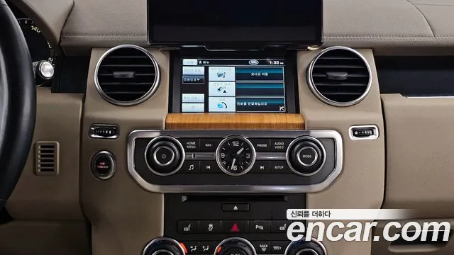 Land Rover Discovery 2012 — фото 14