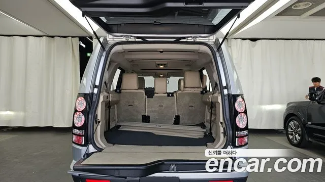 Land Rover Discovery 2012 — фото 20