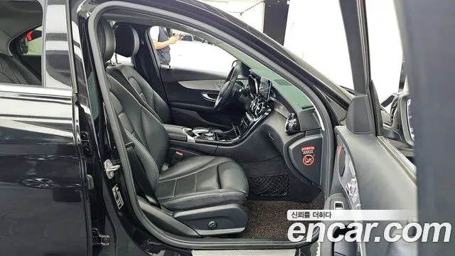Mercedes-Benz C-Class 2020 — фото 17