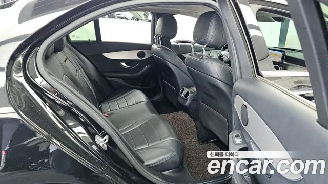 Mercedes-Benz C-Class 2020 — фото 18