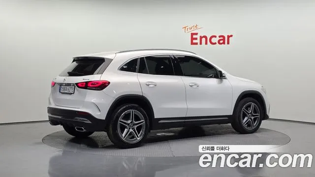 Mercedes-Benz GLA-Class 2022 — фото 2
