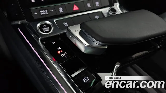 Audi e-tron 2022 — фото 12