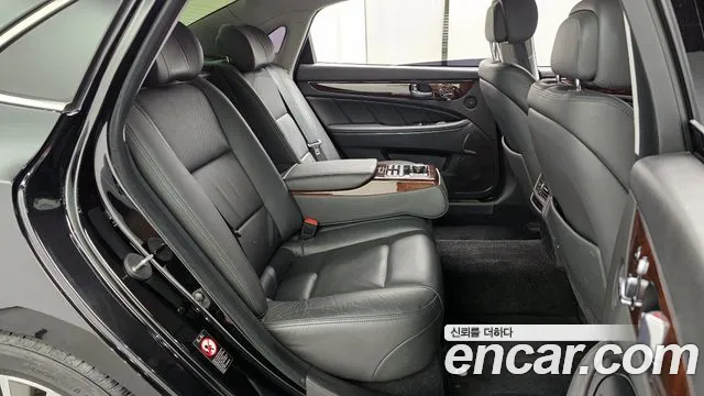 Hyundai Equus 2014 — фото 18