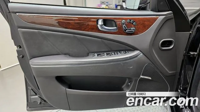 Hyundai Equus 2014 — фото 14