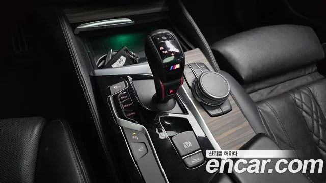 BMW 5-Series 2018 — фото 9